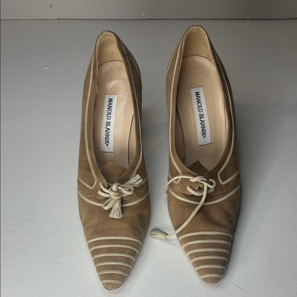 Manolo Blahnik Tan and Cream Heels